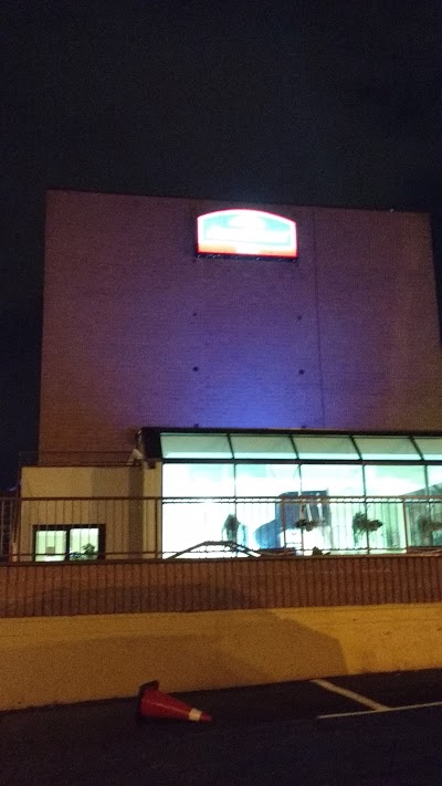 Howard Johnson Hotel By The Falls, Niagara Falls, Canada