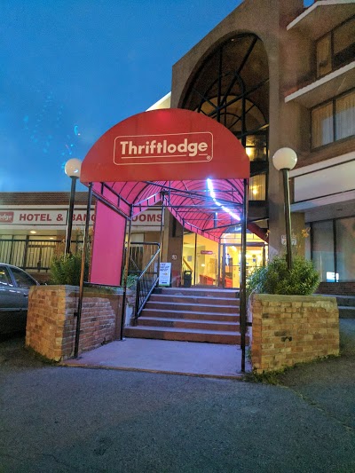 Travelodge Barrie on Bayfield, Barrie, Canada