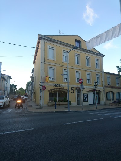 P'tit Dej-HOTEL Martigues Le 5, Martigues, France