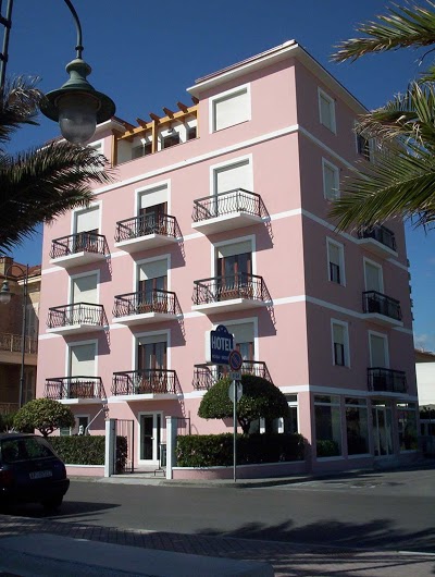 Rosa Meubl, Porto San Giorgio, Italy