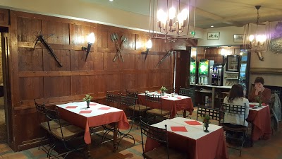Hotel La Tablee Medievale, Civrieux-dAzergues, France
