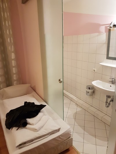 Hotel Apadana, Frankfurt, Germany