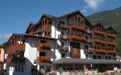 Art & Music Hotel Isolabella, Transacqua, Italy