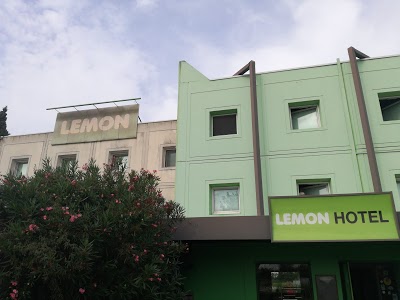 Lemon Hotel Tarascon, Tarascon, France