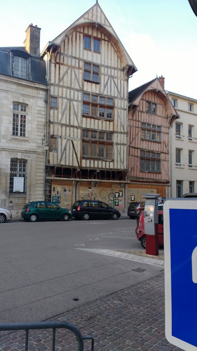 INTER-HOTEL Le Royal Hotel, Troyes, France