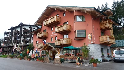 Hotel Casa Del Campo, Madonna di Campiglio, Italy