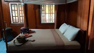 Nung House Bungalows & Jungle Trekking, Phanom, Thailand