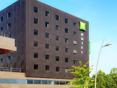 Ibis Styles Caen Rives de l'Orne, Caen, France