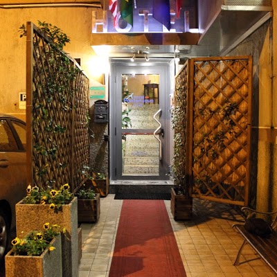 Hotel Pontenuovo, Merone, Italy