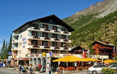 Alpenhotel T, Taesch, Switzerland