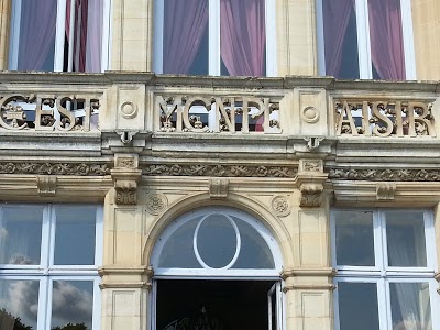 Chateau Esclimont, Bleury Saint Symphor, France