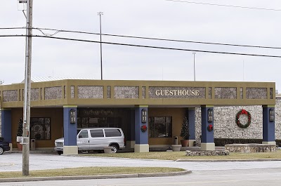 DON HALLS GUESTHOUSE, Fort Wayne, United States of America