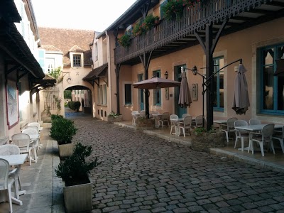 HOSTELLERIE DE LA POSTE, AVALLON, France