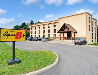 Super 8 Huntsville, Huntsville, Canada