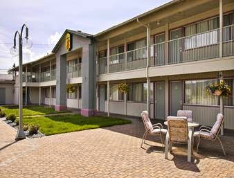 Super 8 Motel Quesnel Bc, Quesnel, Canada