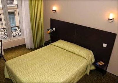 Comfort Hotel Montmartre Place du Tertre, Paris, France