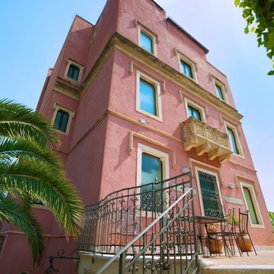 LA PENSIONE SVIZZERA, Taormina, Italy