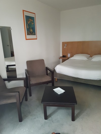 Hotel Les Sittelles, Montfort-le-Gesnois, France