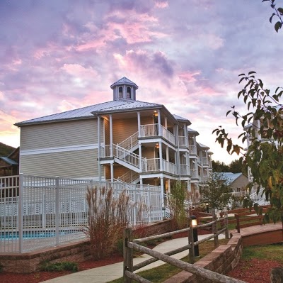Oak N' Spruce by EVRentals, South Lee, United States of America