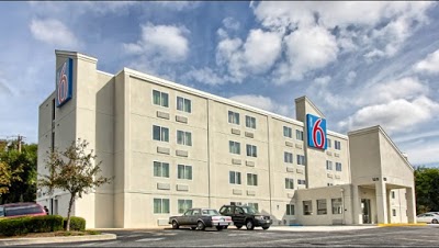 Motel 6 York North, York, United States of America