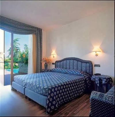 Yachting Hotel Mistral, Sirmione, Italy