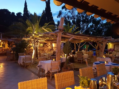 HOTEL LA TARTANE SAINT AMOUR, Saint Tropez, France