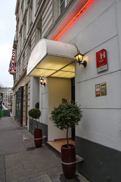 Des Trois Gares, Paris, France