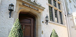 PRESTON CROSS HOTEL, Bookham, United Kingdom