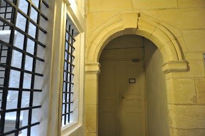 Du Forum, Arles, France