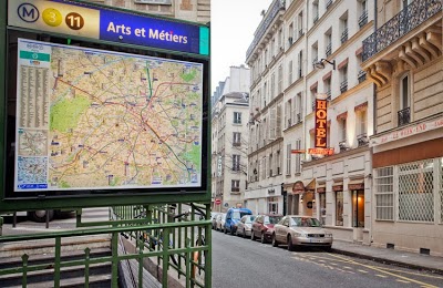 Austin's Arts et M, Paris, France