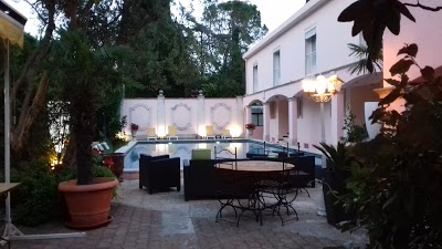 Inter-hotel Mireille, Arles, France