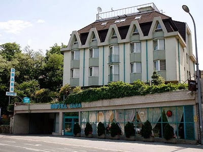 Bara Junior, Budapest, Hungary