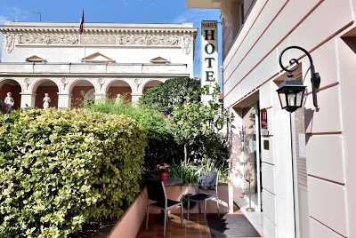 Narev's Hotel, Menton, France