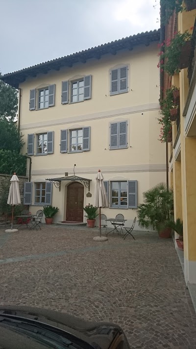 Albergo Castiglione, Castiglione Tinella, Italy