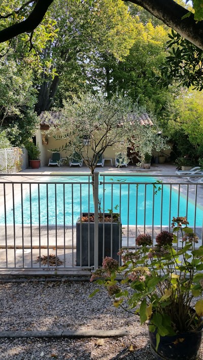Hostellerie Le Chalet Fleuri, St-Remy-de-Provence, France