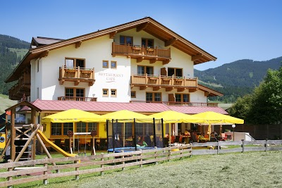 FAMILIENHOTEL LOIPENSTUBN, Brixen im Thale, Austria