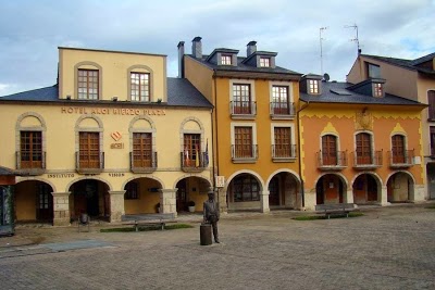 Aroi Bierzo Plaza, Ponferrada, Spain