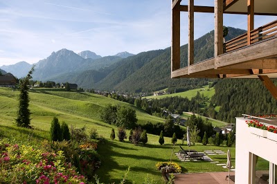 Bella Vista Hotel Emma, Marebbe, Italy