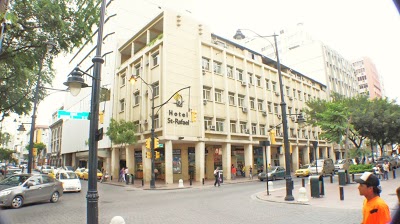 Plaza St. Rafael, Guayaquil, Ecuador